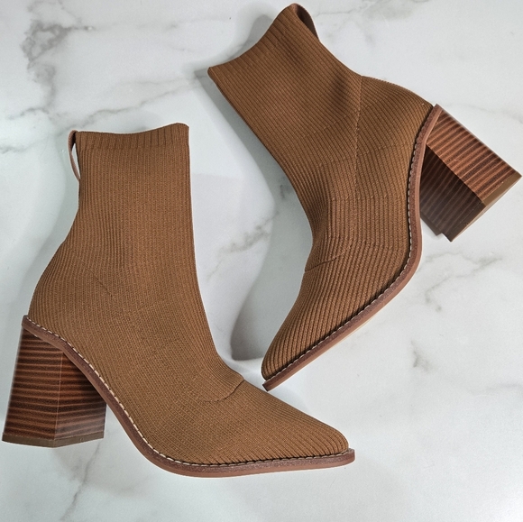 STEVEN by Steve Madden Nixie Brown Sock Size 8 NEW - Picture 2 of 7